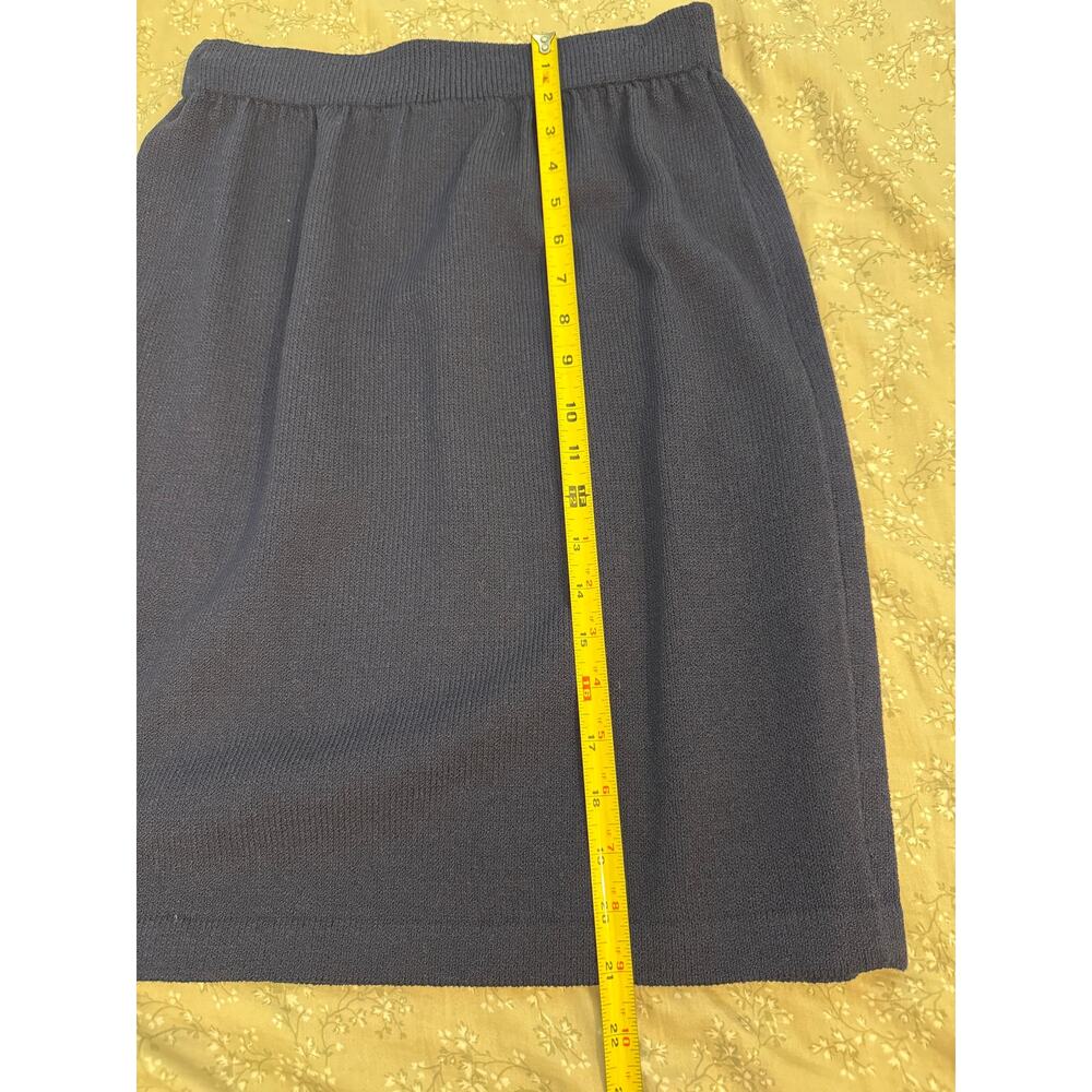 St. John 2-Piece Knit Suit Set Navy Blue Gold Metallic Trim and Skirt sz 6 - Picture 10 of 13